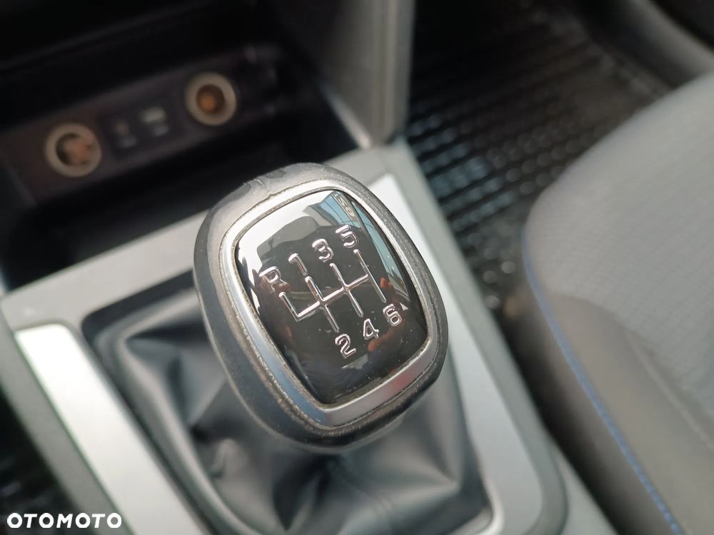 Hyundai Elantra - 17