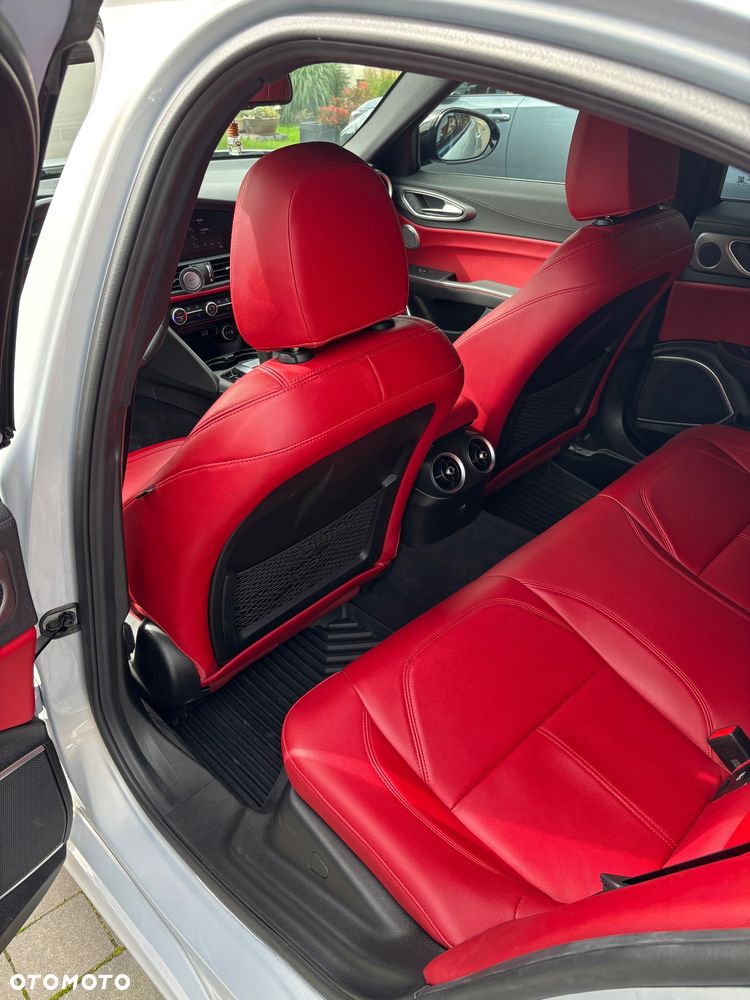 Alfa Romeo Giulia 2.0 Turbo 16V AT8 Veloce - 21