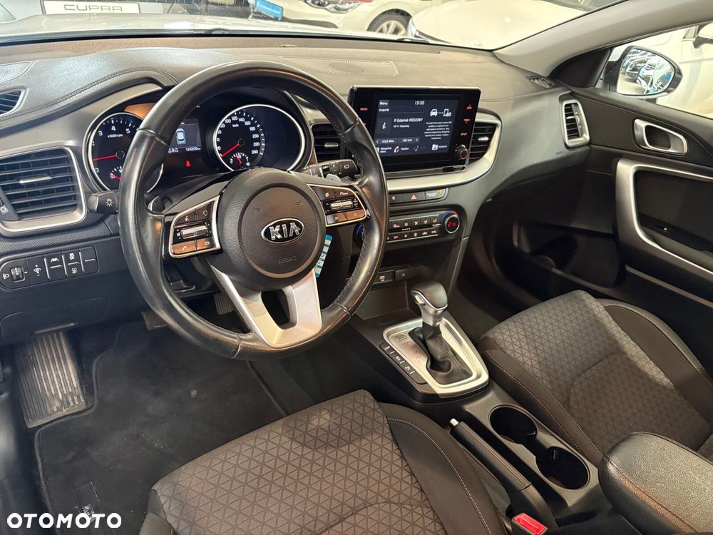 Kia XCeed - 11