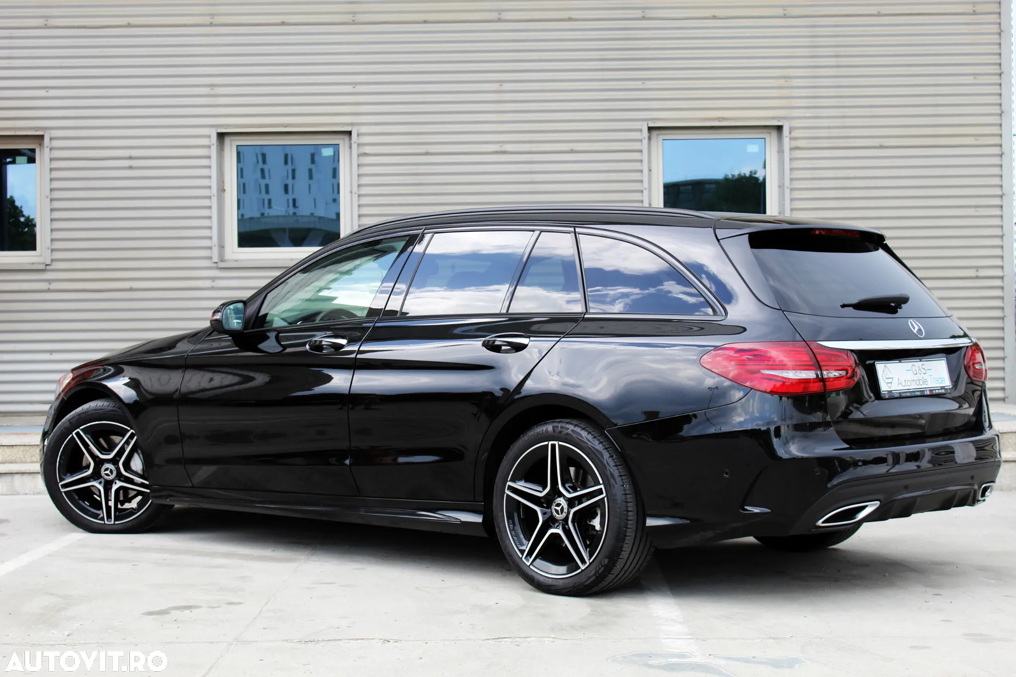 Mercedes-Benz C 220 d 4Matic T 9G-TRONIC AMG Line - 3