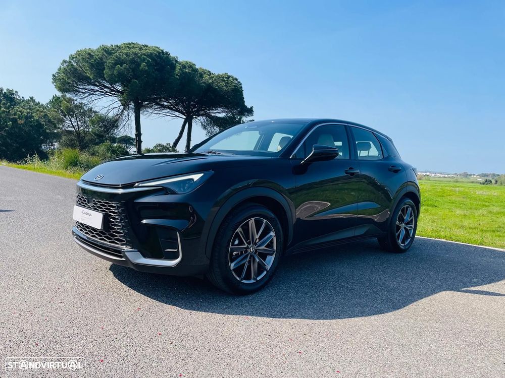 Lexus LBX Elegant - 2