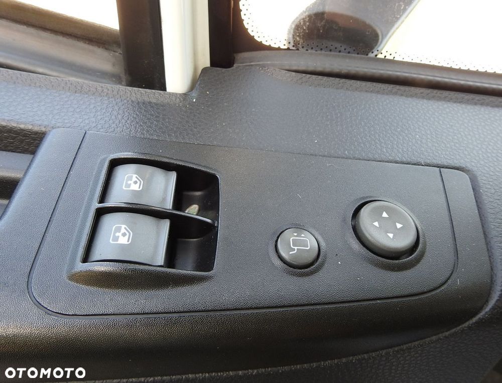 Iveco EUROCARGO 120 - 220 PLANDEKA WINDA 20 PALET AUTOMAT KLIMATYZACJA LEDY PNEUMATYKA  BLIŻNIACZE KOŁA 220KM - 28