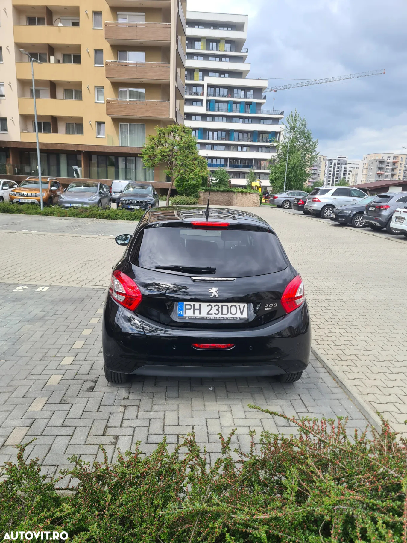 Peugeot 208 1.6 e-HDi FAP STT Allure - 8