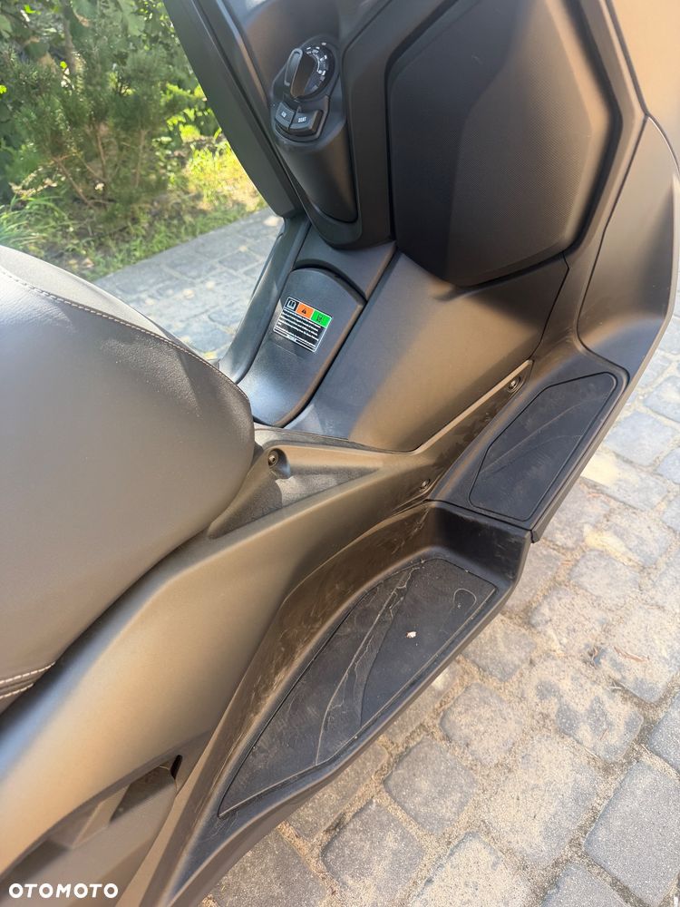 Yamaha X-max - 19