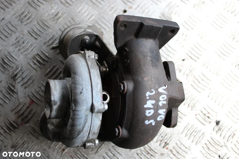 Turbosprężarka Volvo 2,4 d5 8653146 - 3