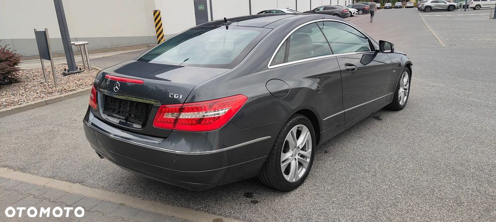 Mercedes-Benz Klasa E 250 CGI BlueEff - 15