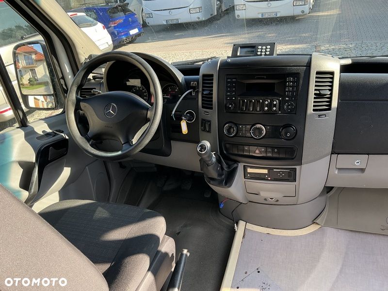 Mercedes-Benz SPRINTER 516 - 11