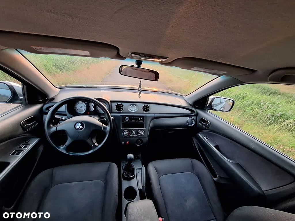 Mitsubishi Outlander 2.0 Comfort 4WD - 21