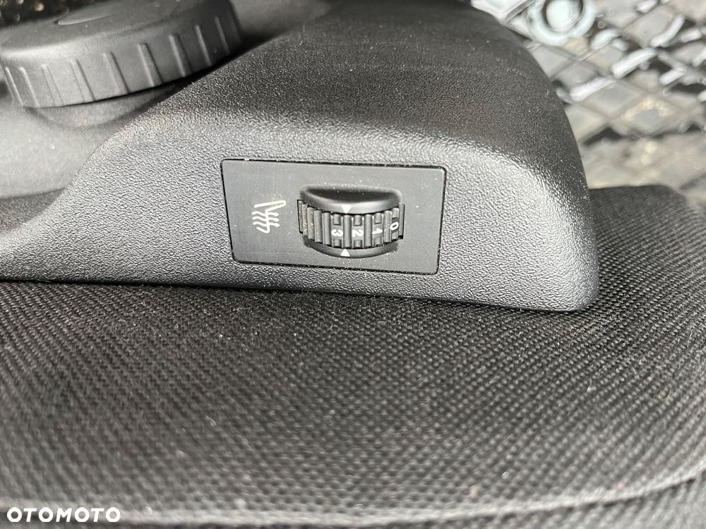 Citroën C4 e-HDi 110 EGS6 Stop/Start System Exclusive - 13