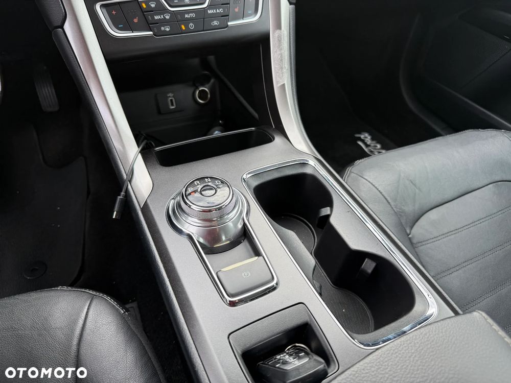 Ford Fusion 2.0 EcoBoost Titanium - 14