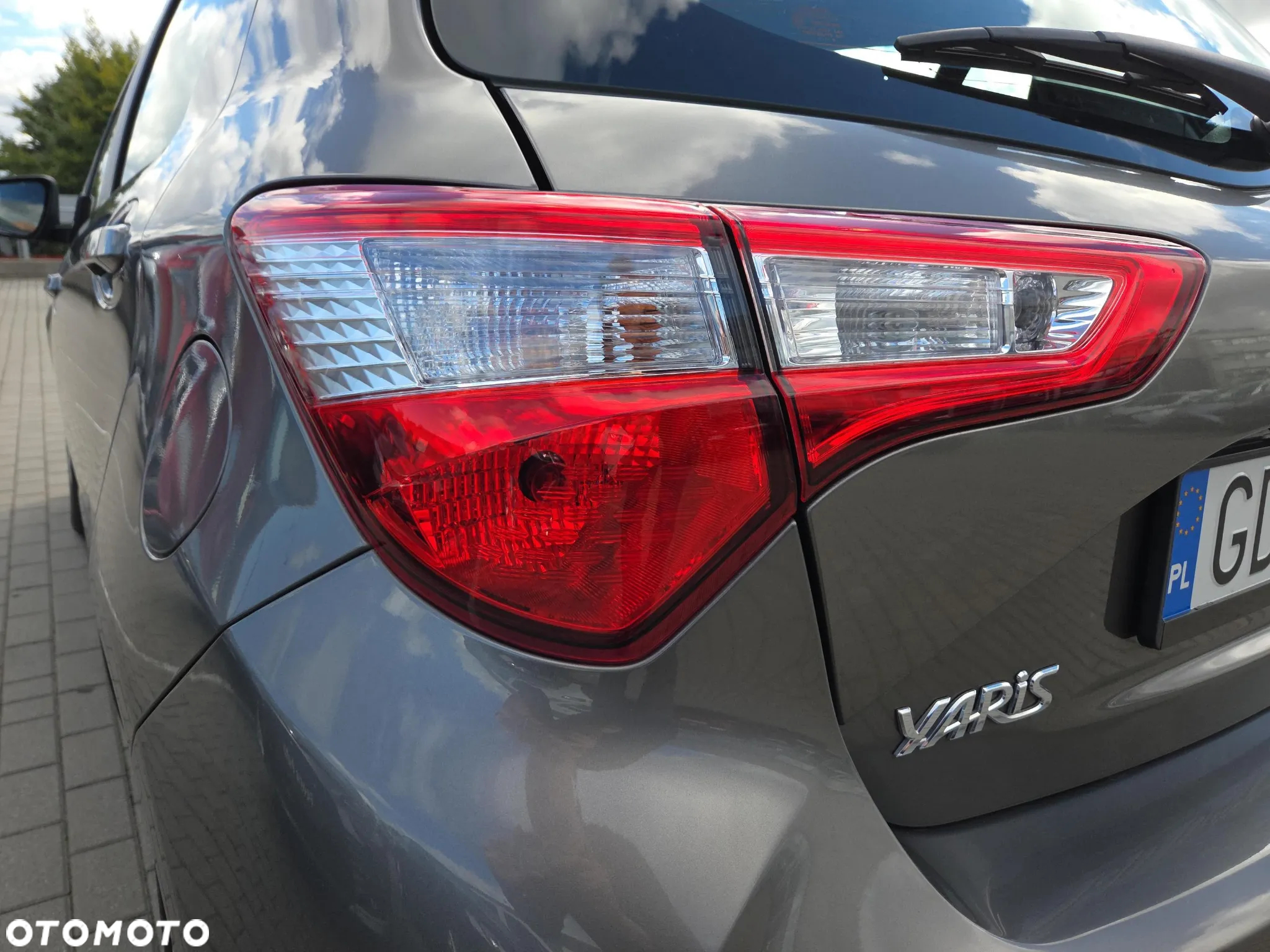 Toyota Yaris 1.5 Premium CVT - 29
