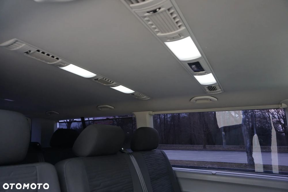 Volkswagen Caravelle - 23