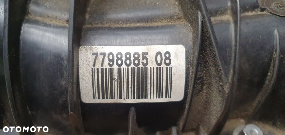 Kolektor ssący przepustnica BMW I E81 E87 Lift 2.0D 7798885 - 8