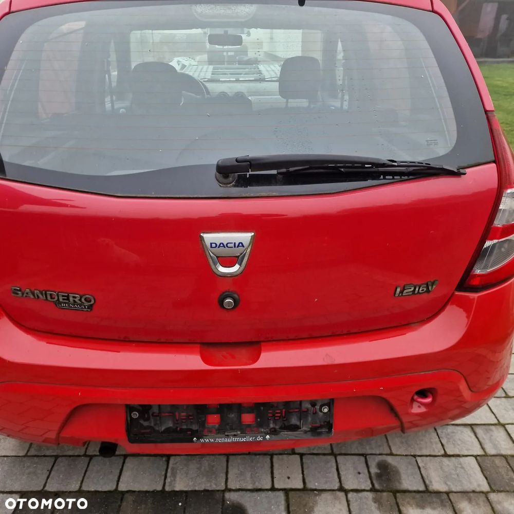 Klapa tyl dacia sandero I w kolorze 21D - 1