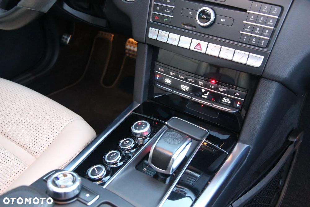 Mercedes-Benz Klasa E 63 AMG S 4-Matic - 24