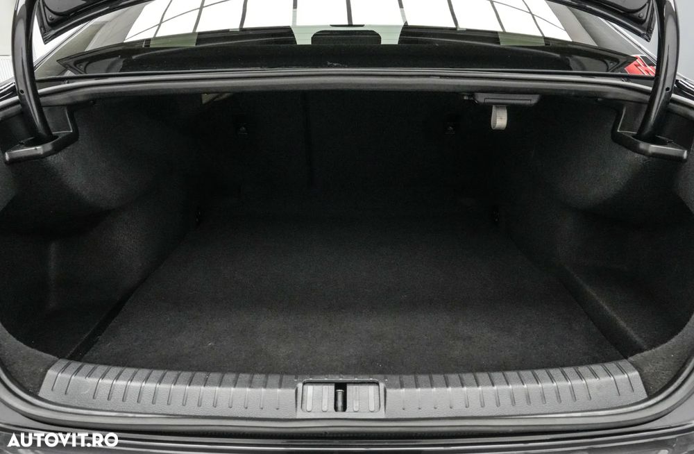 Volkswagen Passat 2.0 TDI DSG Comfortline - 21