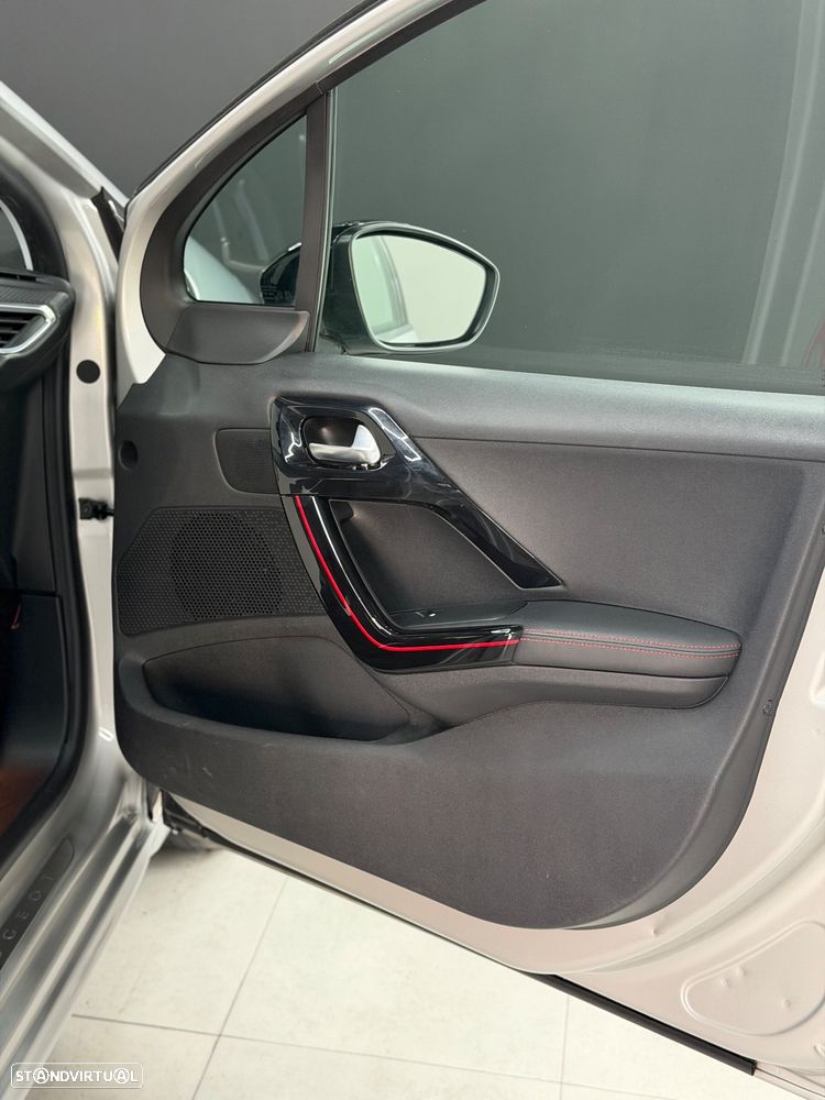 Peugeot 208 1.2 PureTech GT Line EAT6 - 35