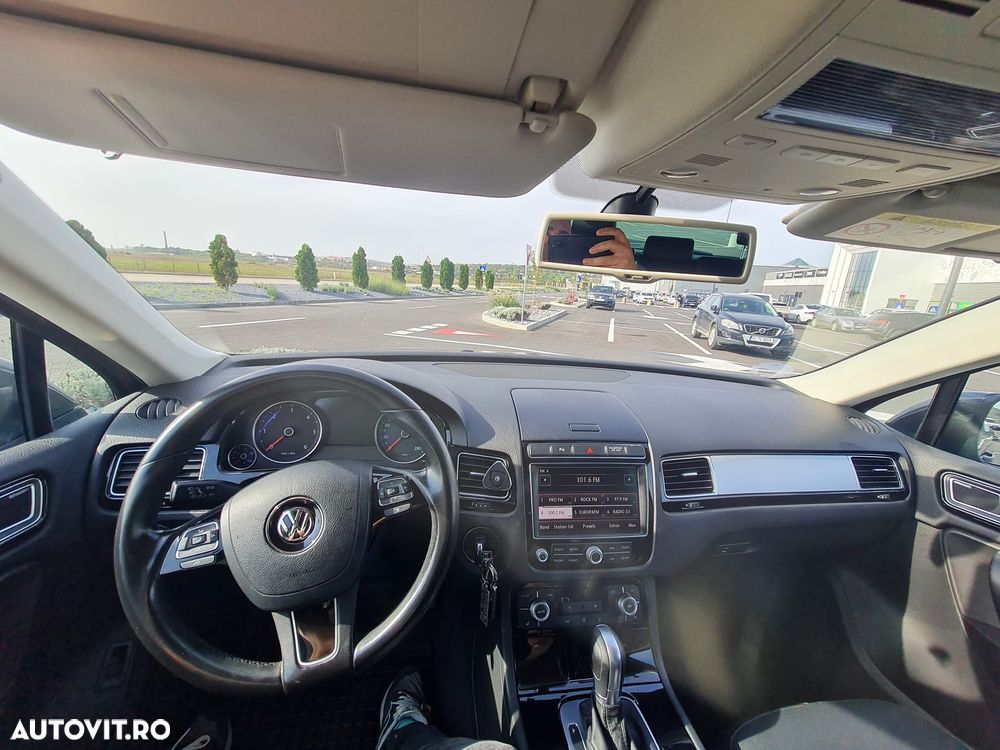 Volkswagen Touareg - 1