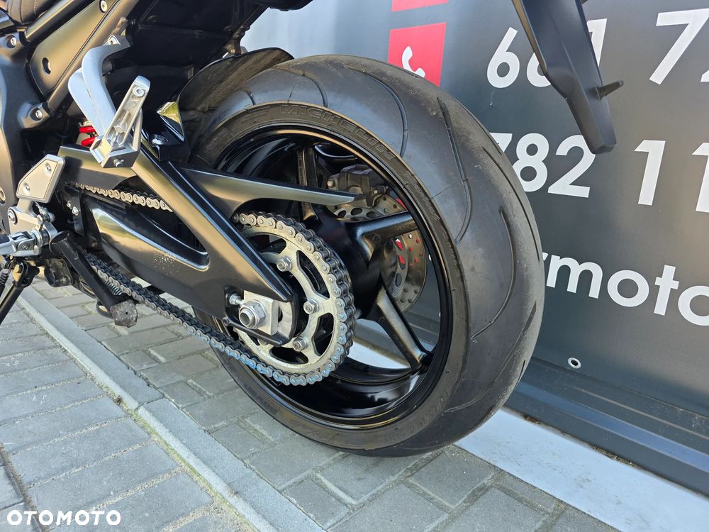 Yamaha FZ - 7