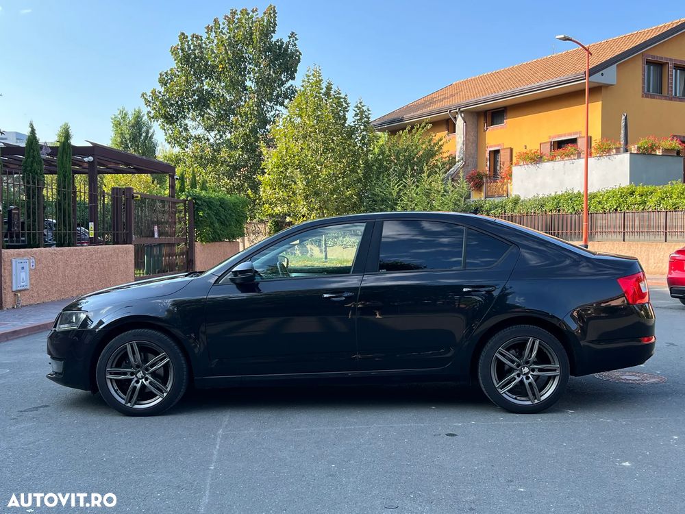 Skoda Octavia 2.0 TDI ELEGANCE DSG - 8