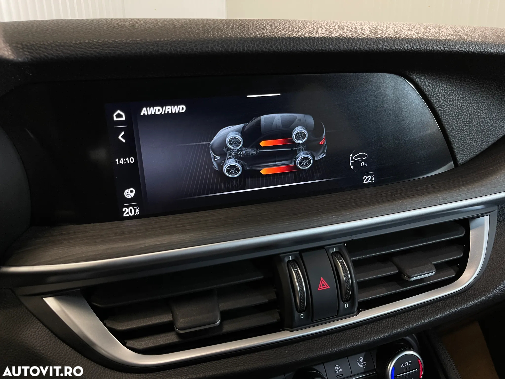 Alfa Romeo Stelvio 2.0 Turbo 16V AT8-Q4 Ti - 19