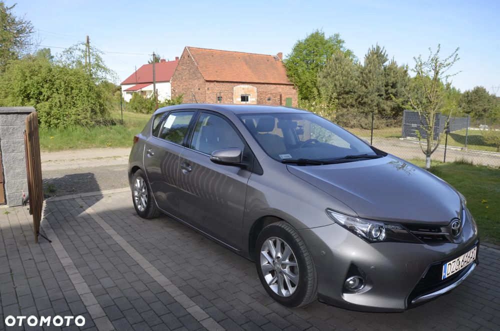 Toyota Auris 1.6 Dynamic - 1