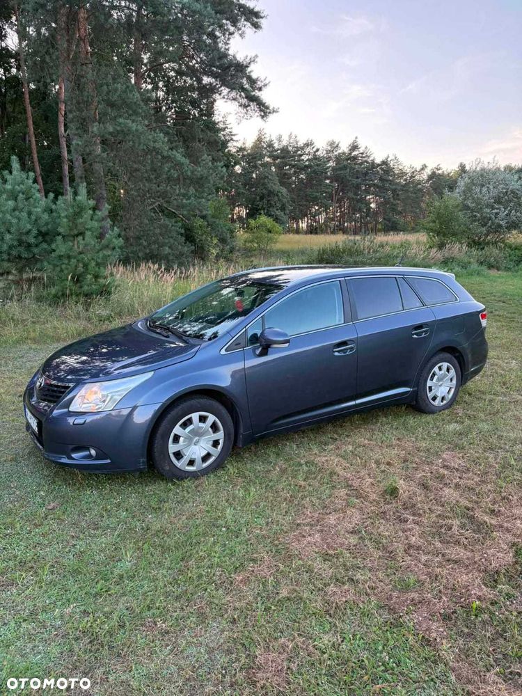 Toyota Avensis - 2
