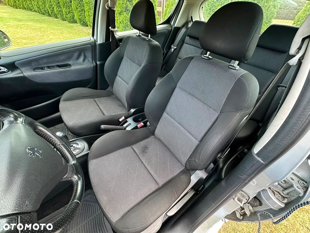 Peugeot 207 - 12