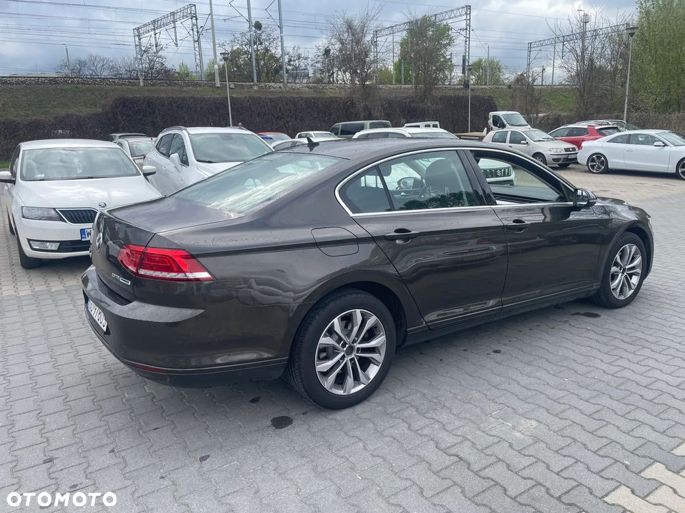 Volkswagen Passat 2.0 TDI BMT Comfortline DSG - 10