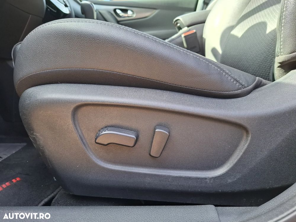 Nissan Qashqai 1.7 dCi Xtronic ALL-MODE 4x4i TEKNA - 22