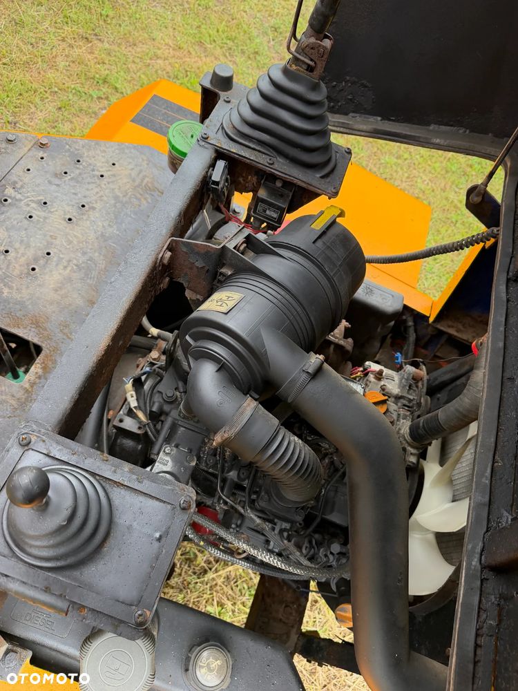 Thwaites MACH Wozidło Budowlane-Rolnicze. Wózek z Obrotową Kolebą. 3 tony ładowność. 4x4. Silnik YANMAR 4 cylindry 50 km. Jazda 3 prędkości. Maszyna w ładnym stanie z Norweskiego Gospodarstwa! Ani deka luzów i wycieków! Pełny Oryginał. Hamulce brzytwa. Serwisy w DEKRA. Maszyna Woziła lekkie ładunki. Wielka Okazja. Wszystko w pełnym Oryginale. Opony Oryginał. Oświetlenie Fabryczne!  Mocny Silnik 4 cylindry. OKAZJA TANIO - 11