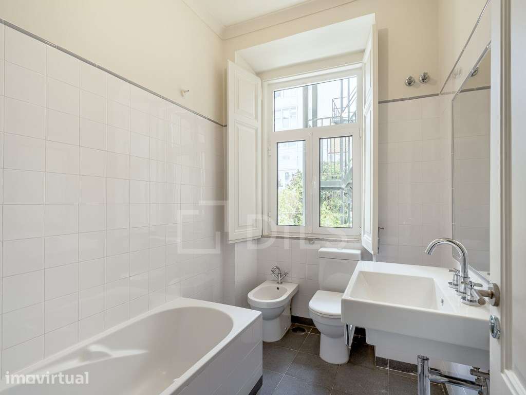 Apartamento T2 + 1, com varanda, em Campo de Ourique - Grande imagem: 4/60