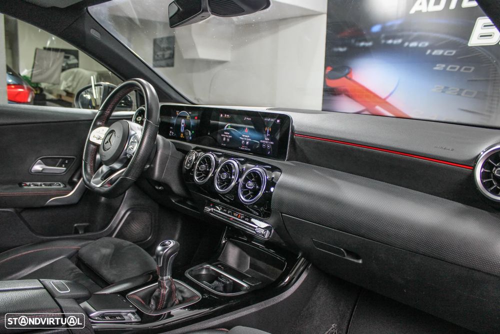 Mercedes-Benz A 160 AMG Line - 27