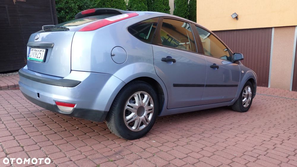 Ford Focus 1.6 Ambiente - 20