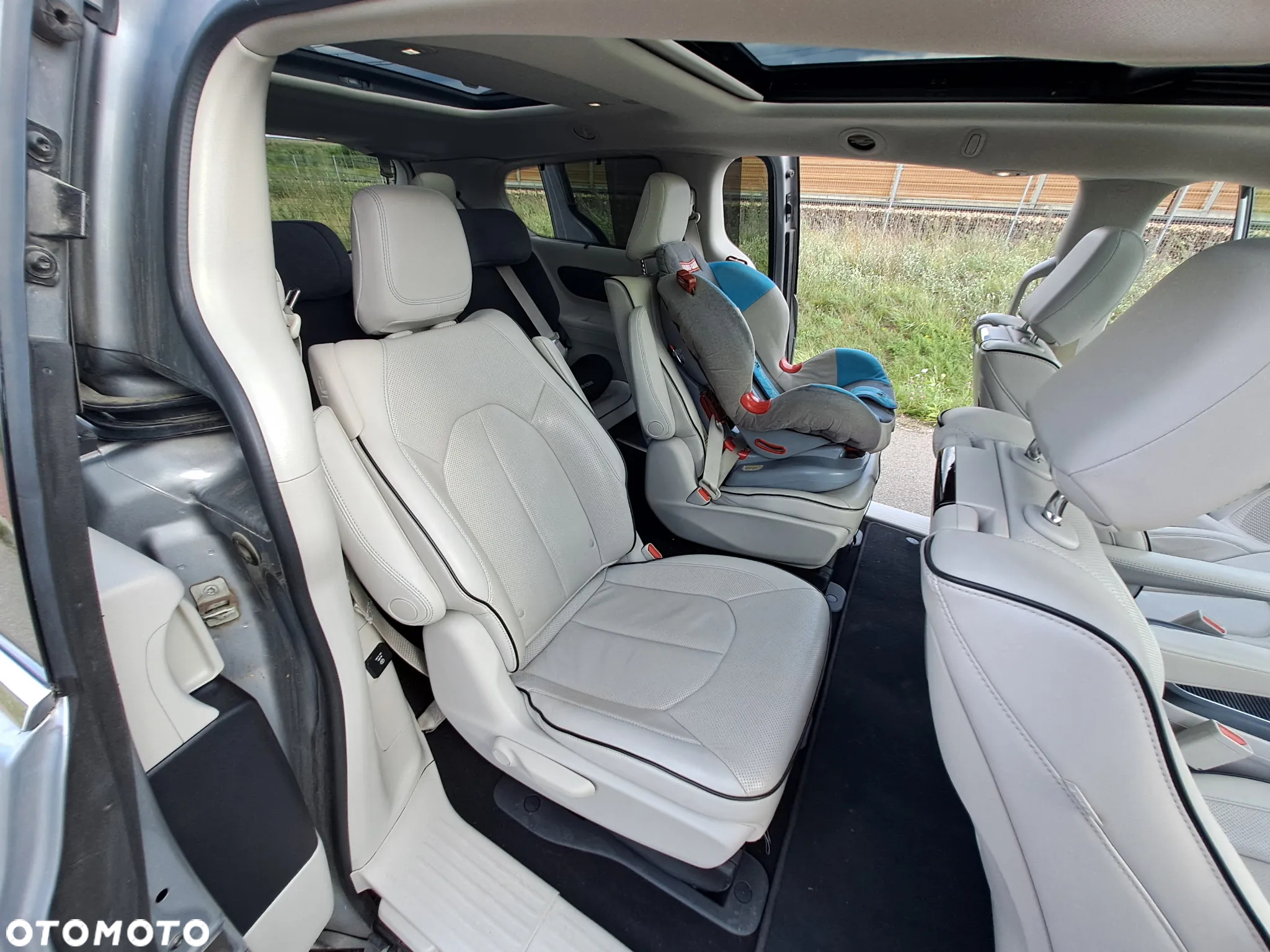 Chrysler Pacifica - 6