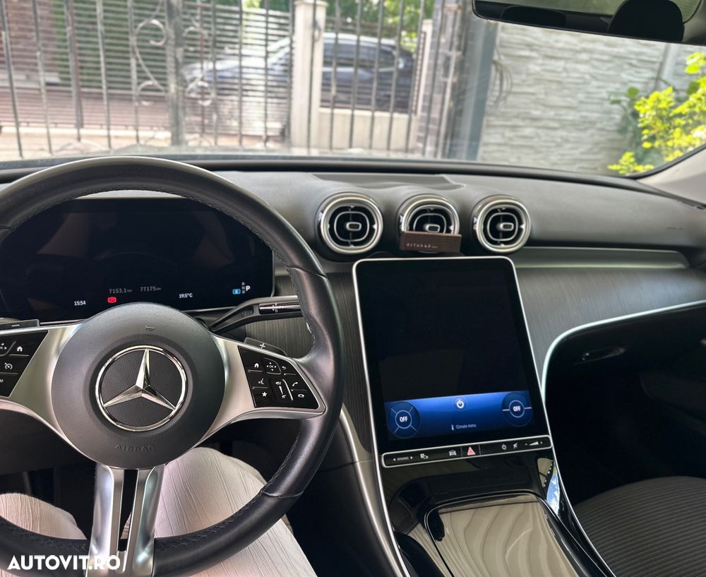 Mercedes-Benz C 300 4Matic T 9G-TRONIC - 6