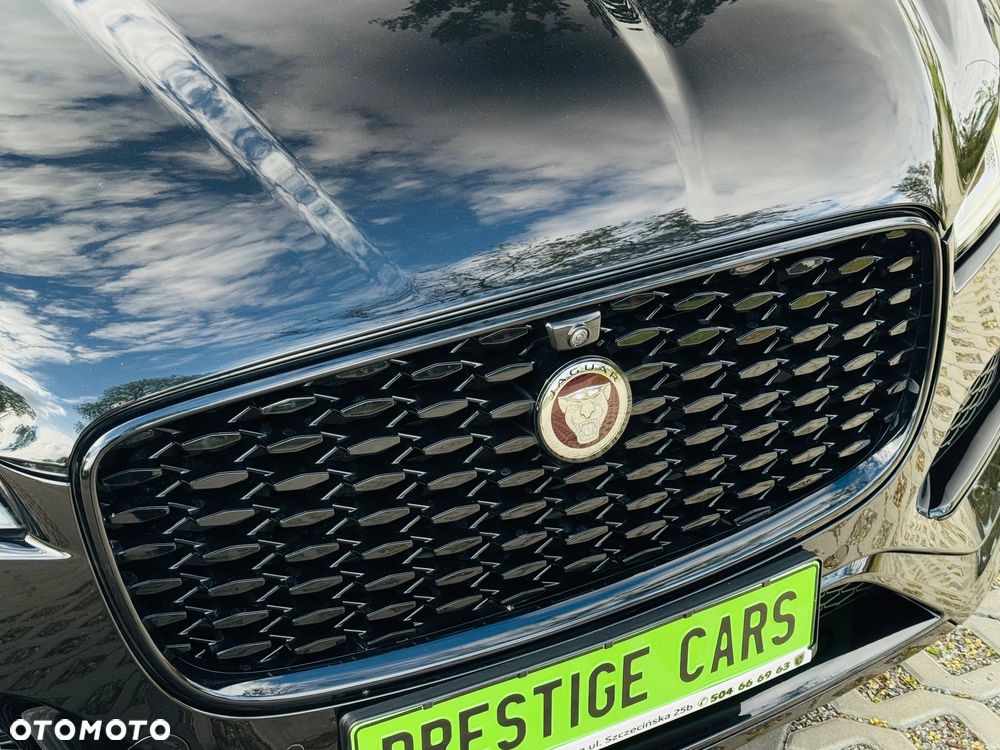 Jaguar F-Pace D200 AWD R-Dynamic HSE - 21