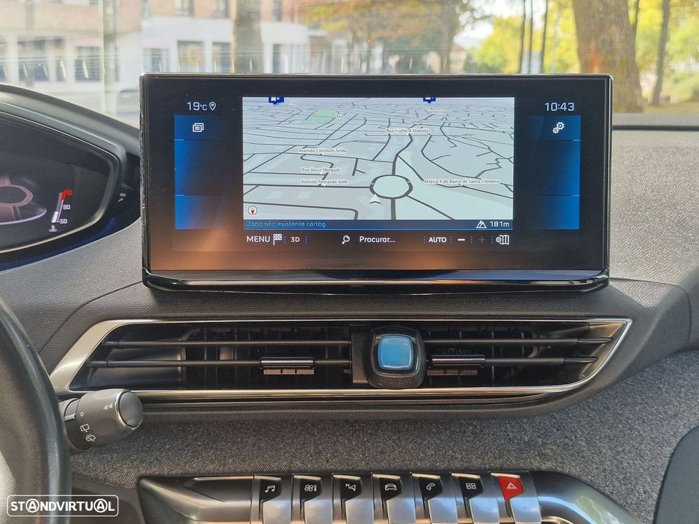 Peugeot 3008 1.5 BlueHDi Allure Pack EAT8 - 34
