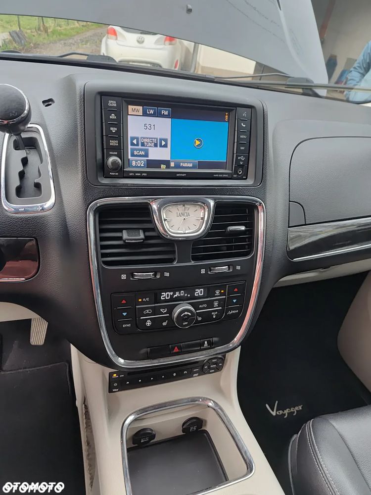 Lancia Voyager 2.8CRD Platinum - 29