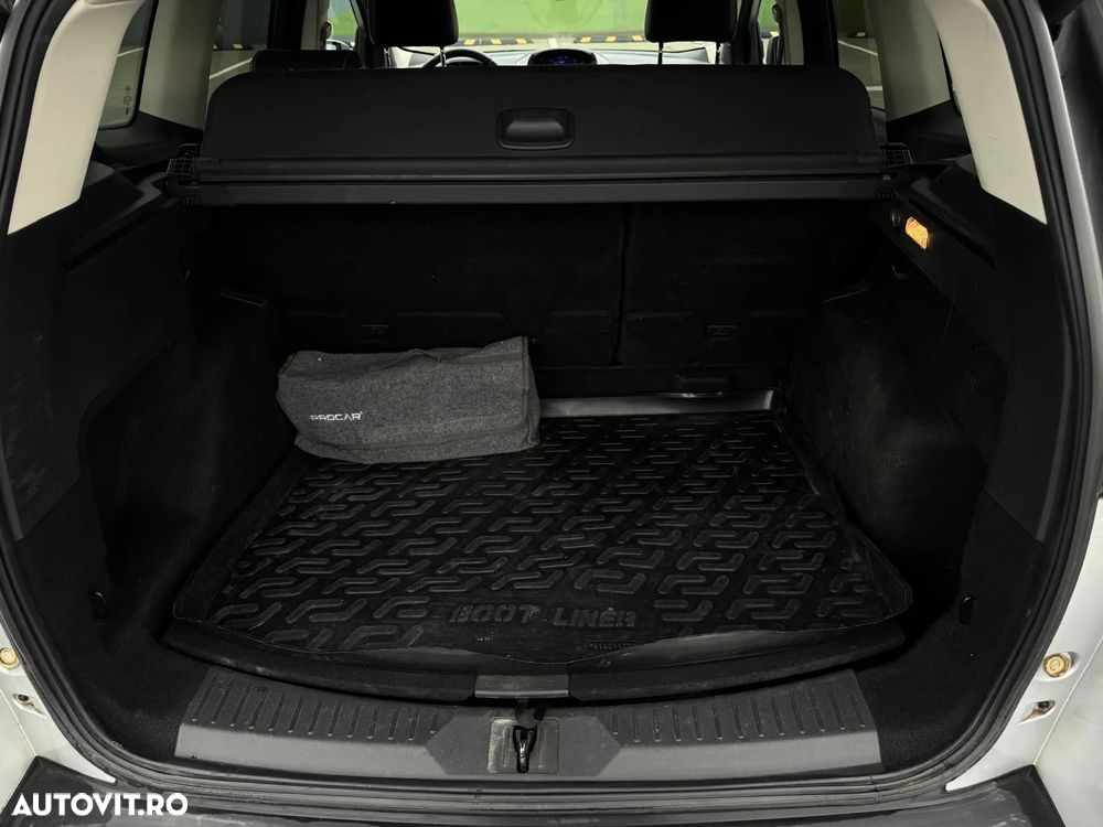 Ford Kuga 2.0 TDCi Powershift 4WD Titanium - 8