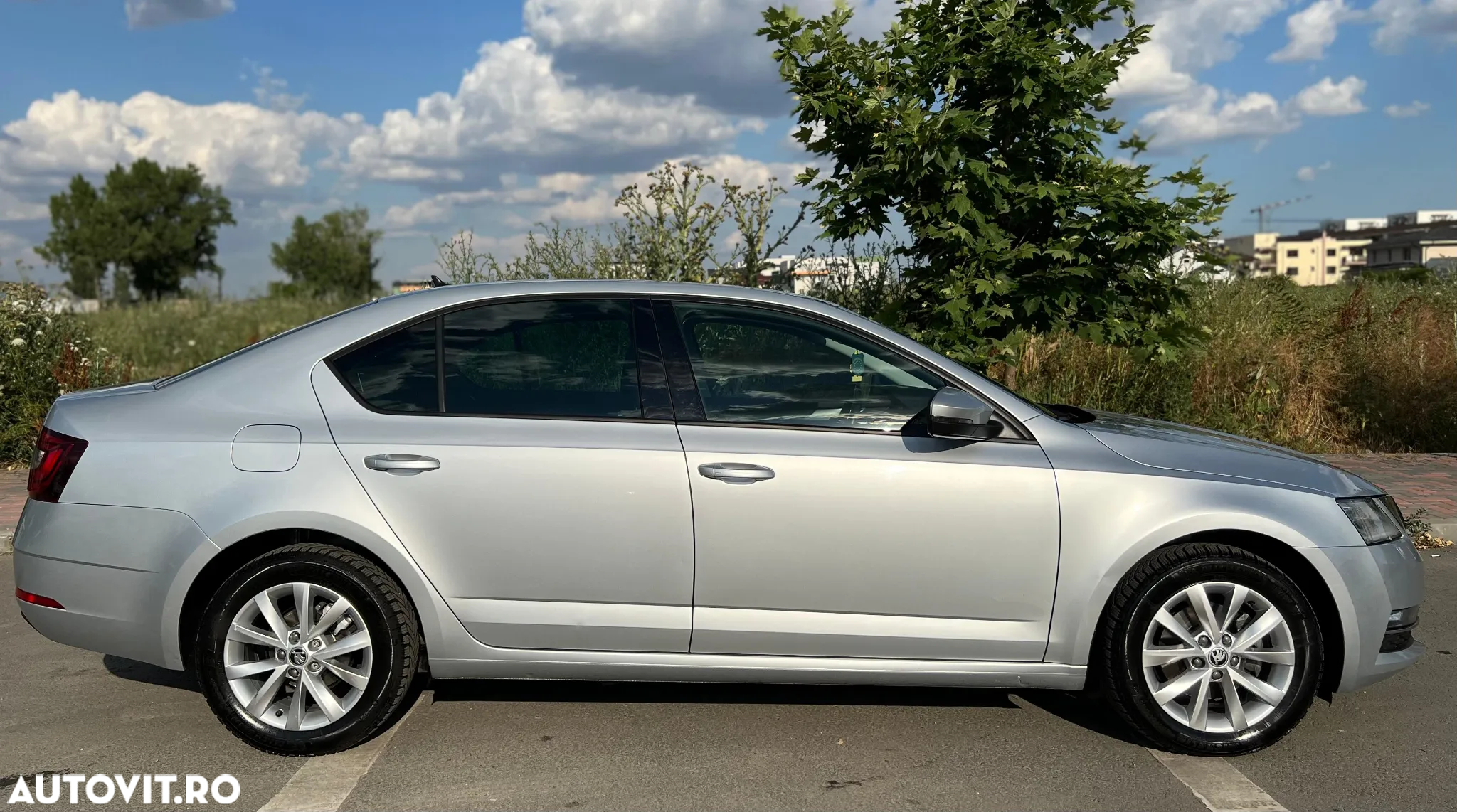 Skoda Octavia 2.0 TDI DSG Style - 9