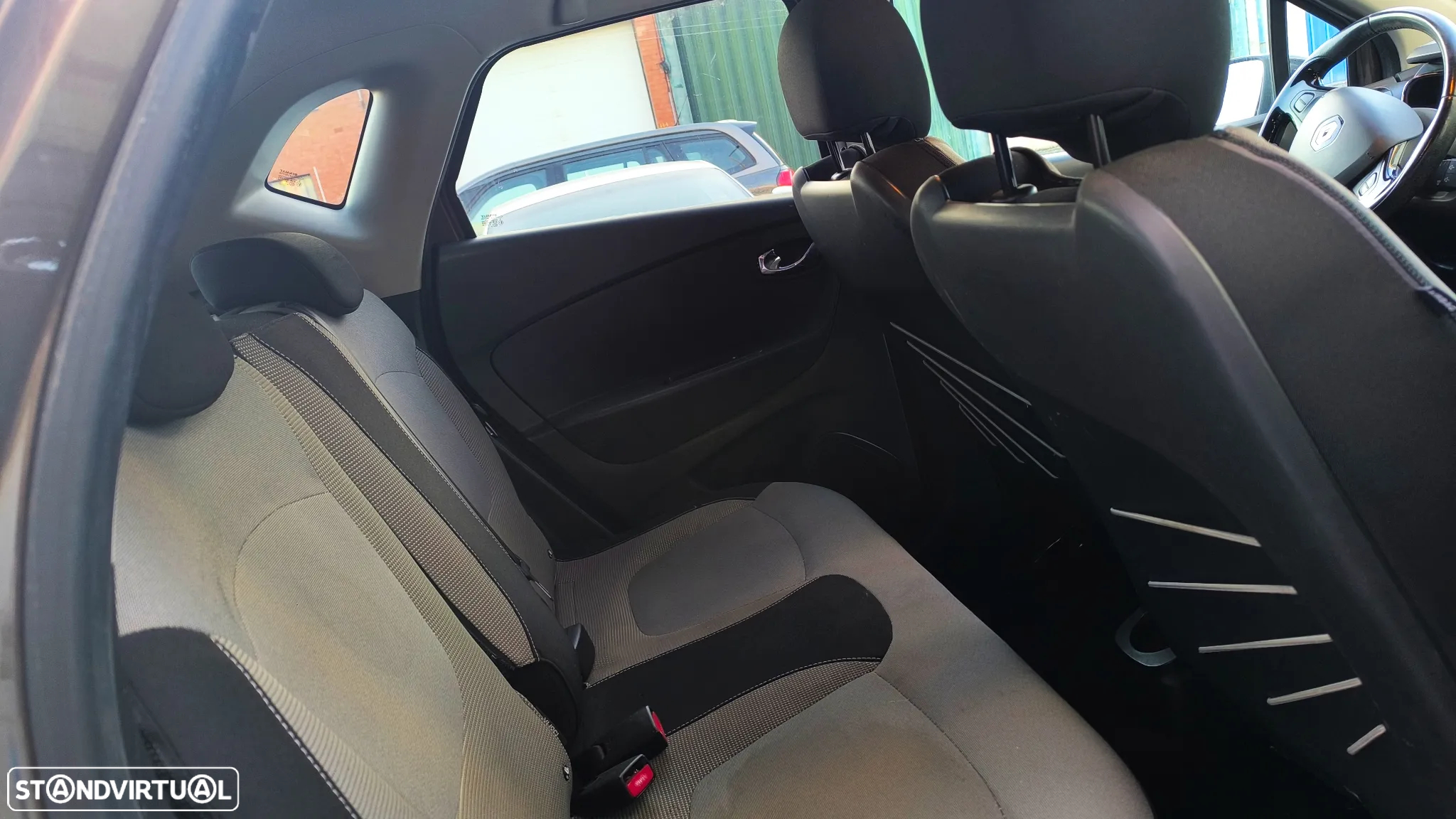 Renault Captur 1.5 dCi Exclusive - 14