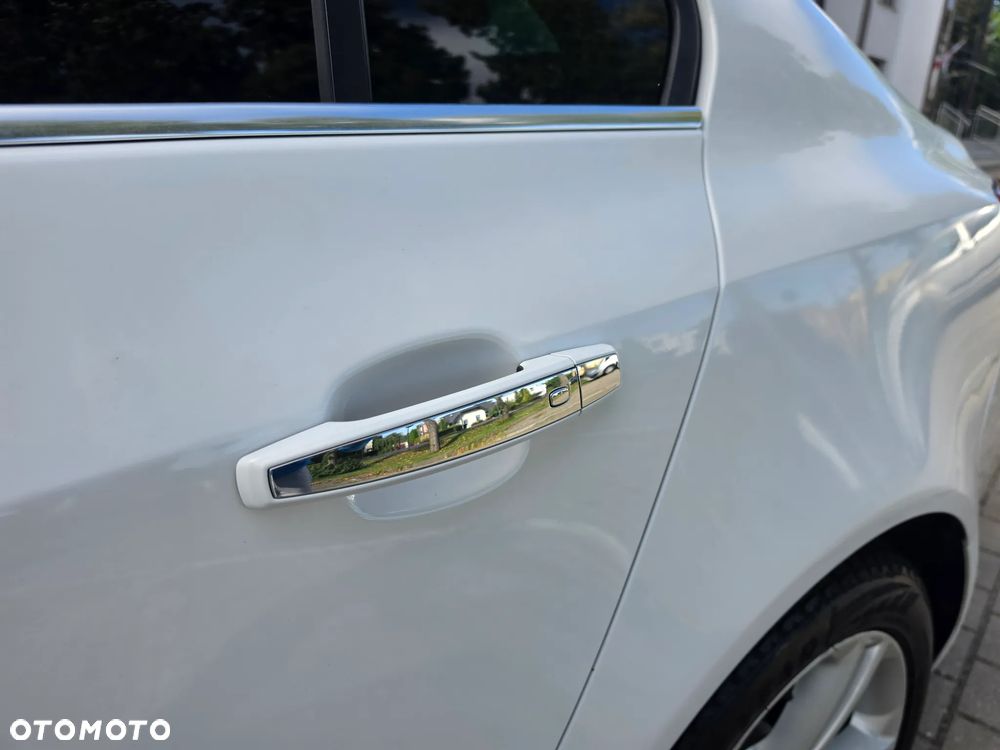 Opel Insignia 2.0 CDTI Cosmo S&S - 27