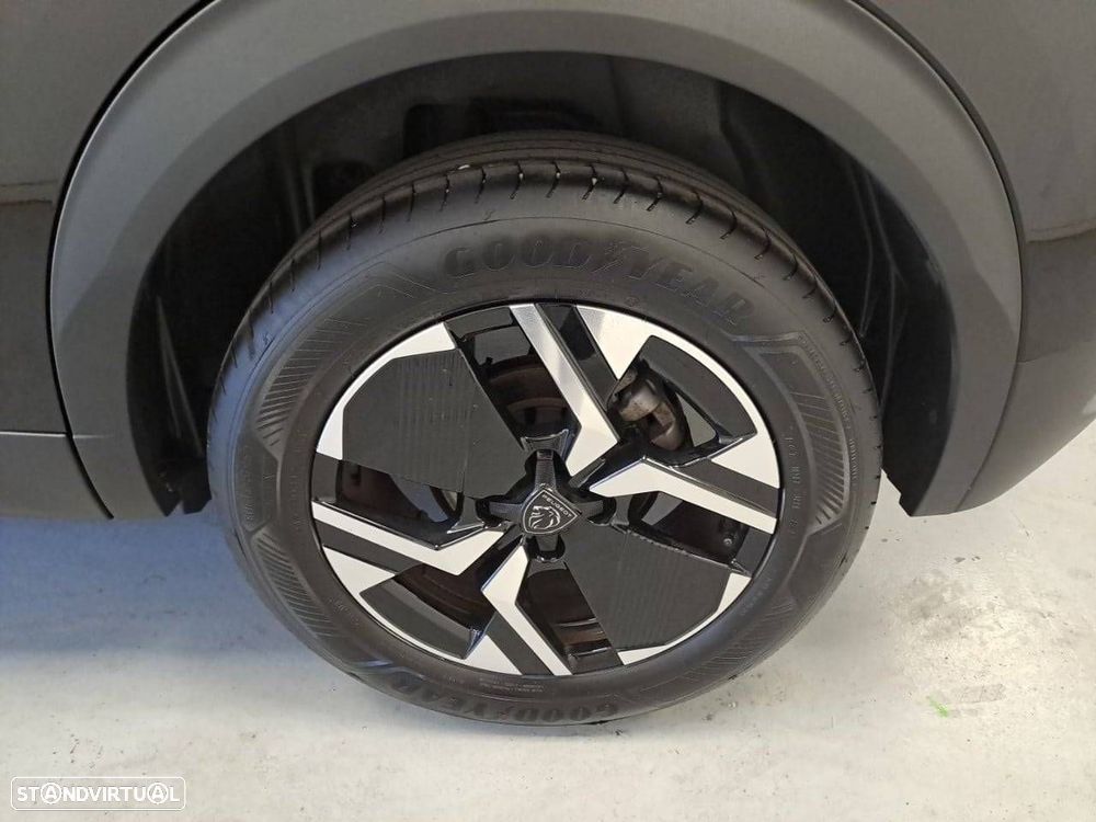 Peugeot 2008 1.2 PureTech GT EAT8 - 11