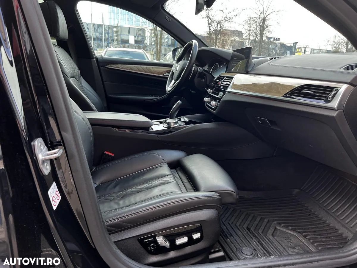 BMW Seria 5 540i xDrive AT - 25