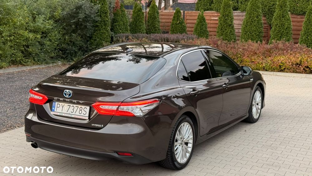 Toyota Camry - 16