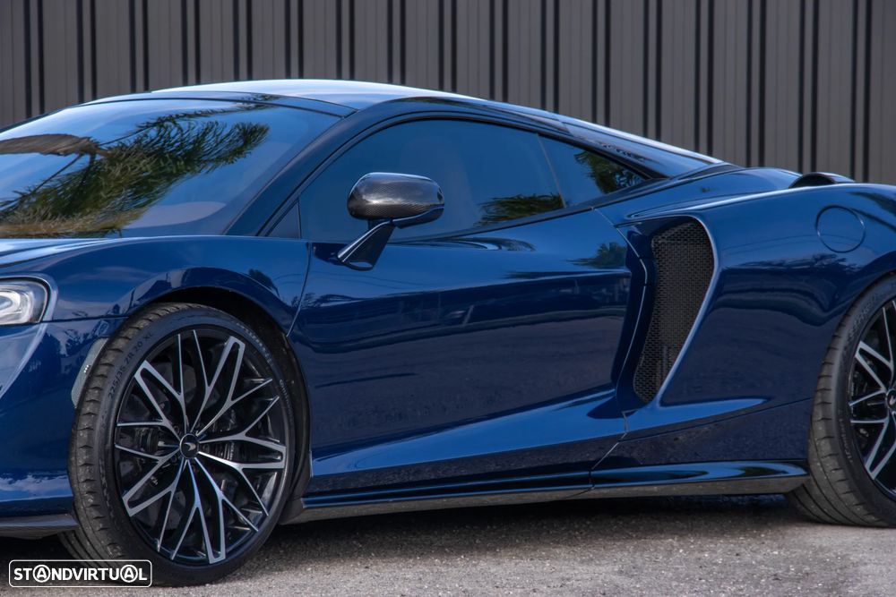 McLaren GT 4.0 Twin-Turbo V8 - 4