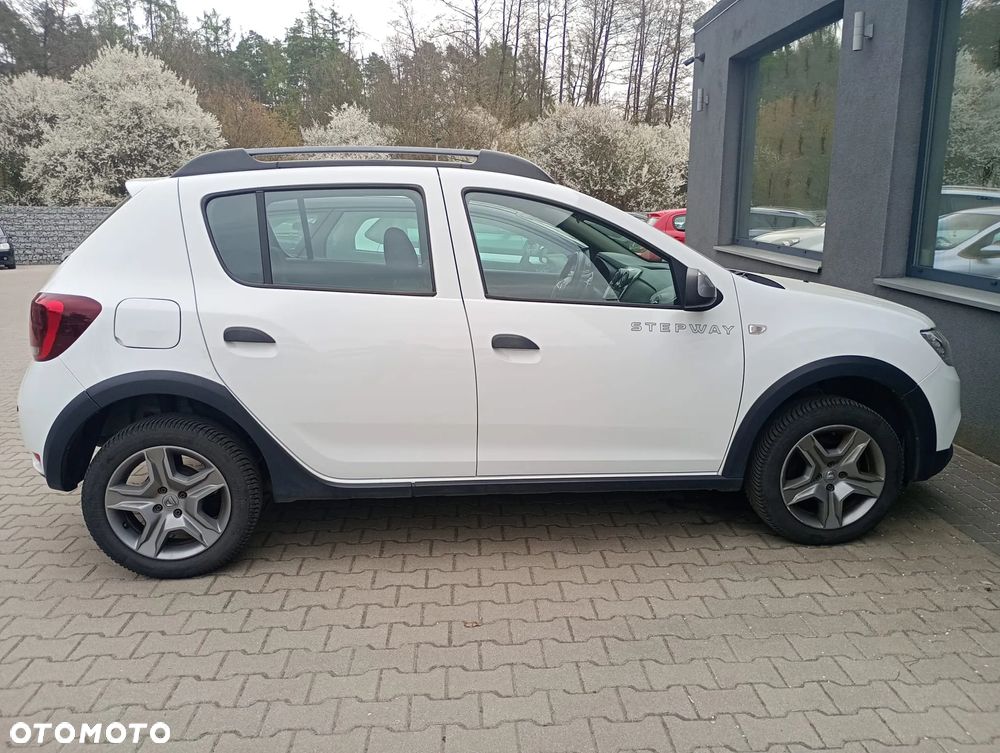 Dacia Sandero 0.9 TCe Laureate S&S - 6