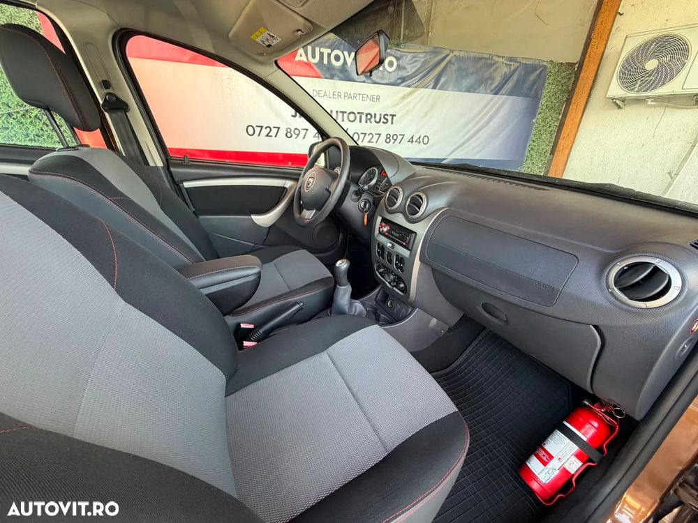 Dacia Duster dCi 90 FAP 4x2 Ambiance - 16