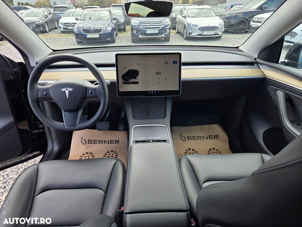 Tesla Model Y RWD - 11